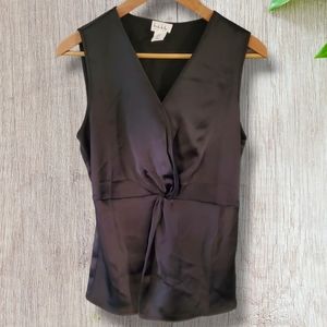 Nicole Miller Elegant Black Sleeveless Satiny V Neck Blouse Women’s Size…